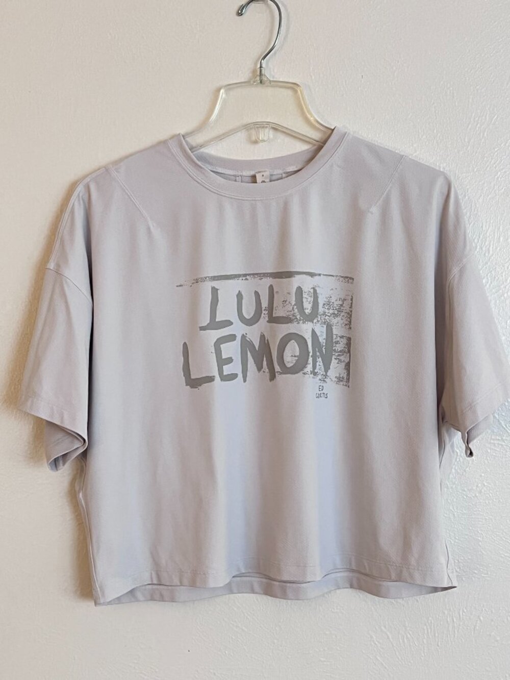 Lululemon Women's White Abrasion-Resistant Training T-Shirt Ed Curtis Size 8
